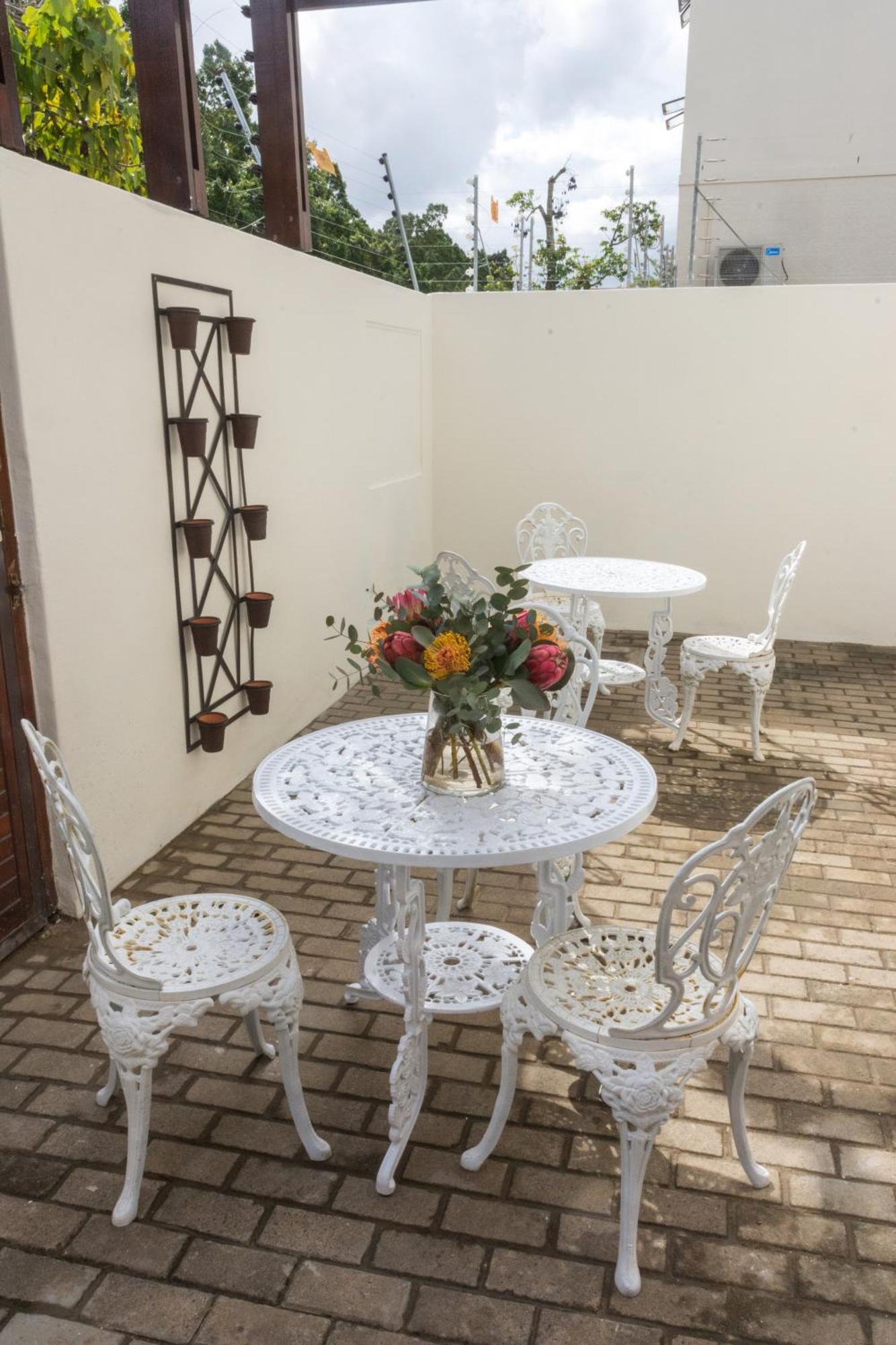 99 m2, 2 yatak odalı, 2 banyolu , Stellenbosch Central bölgesinde Dış mekan fotoğraf